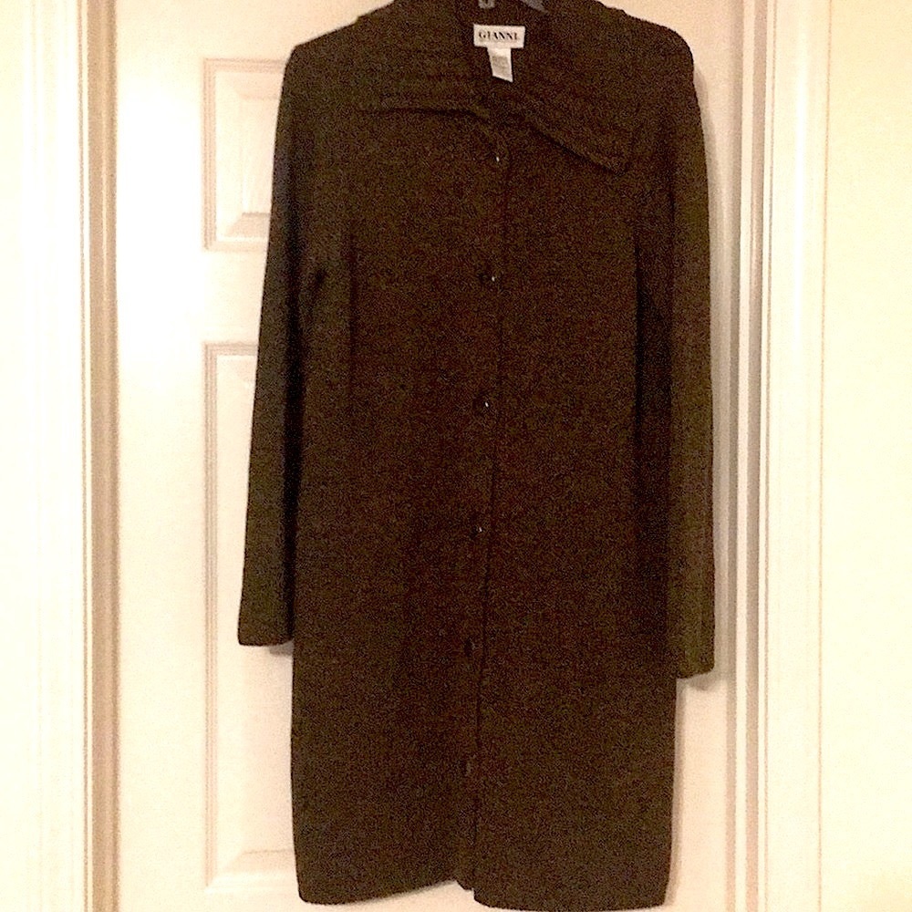 Gianni Medium brownish tweed cardigan.